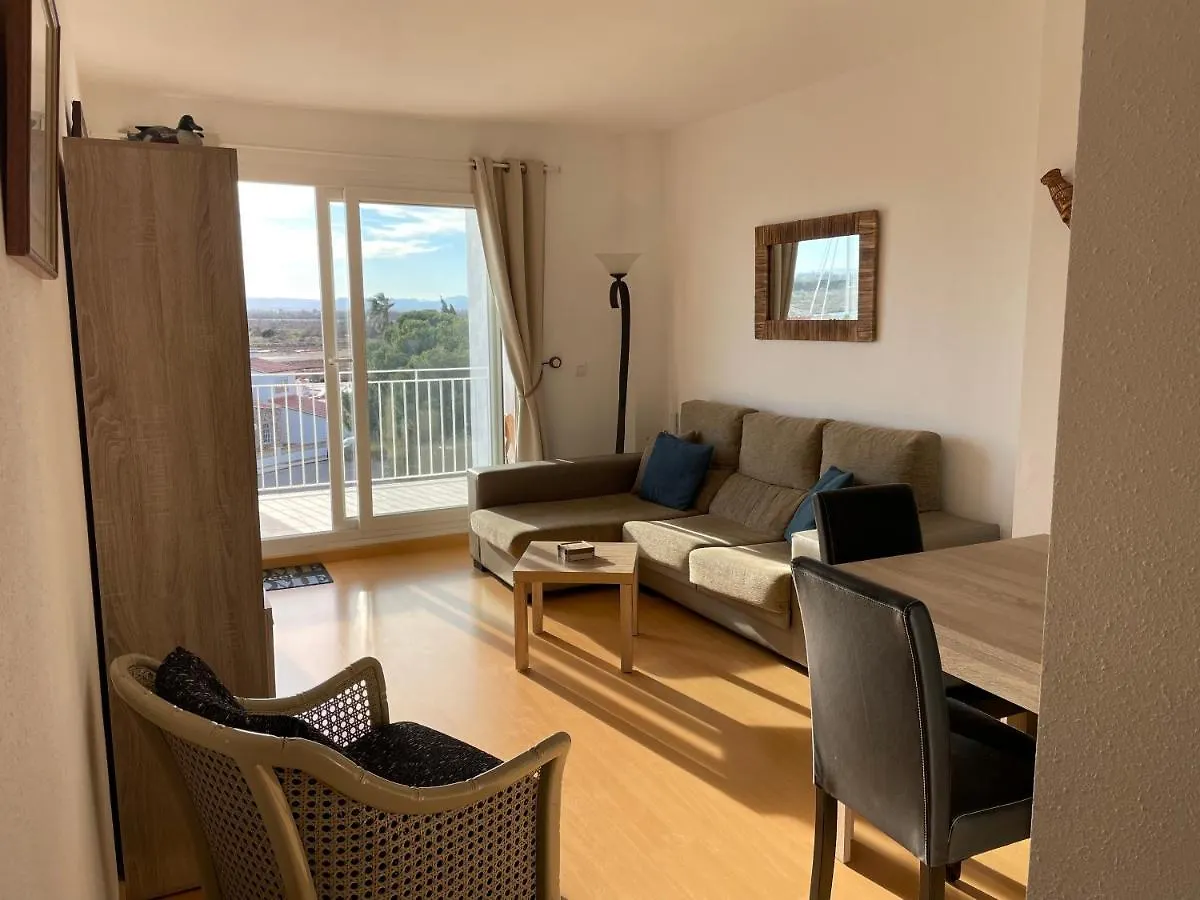 2 Beds, 2 Baths Apartment With Great Views And Pool Roses